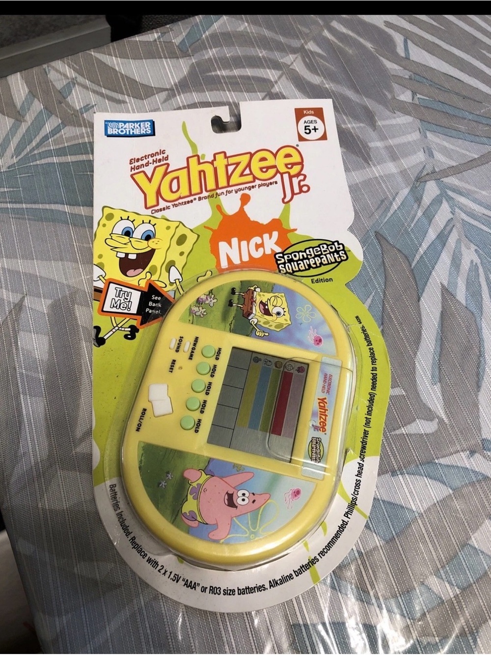 SpongeBob SquarePants, Yahtzee Jr. Handheld Electronic Game, 2005 NEW In Package